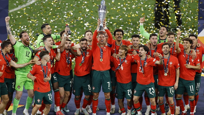 Pepe ja CRISTIANO RONALDO halasivat toisiaan jälleen Pepe ja CRISTIANO RONALDO halasivat toisiaan jälleen